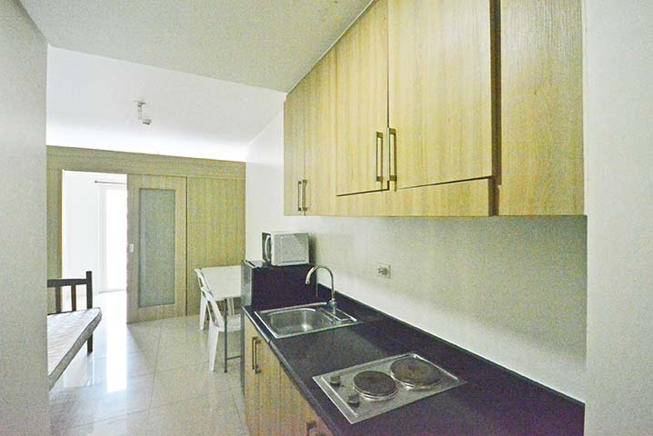 1BR Condo with Balcony for Sale in Shore Residences, MOA Complex, Pasay